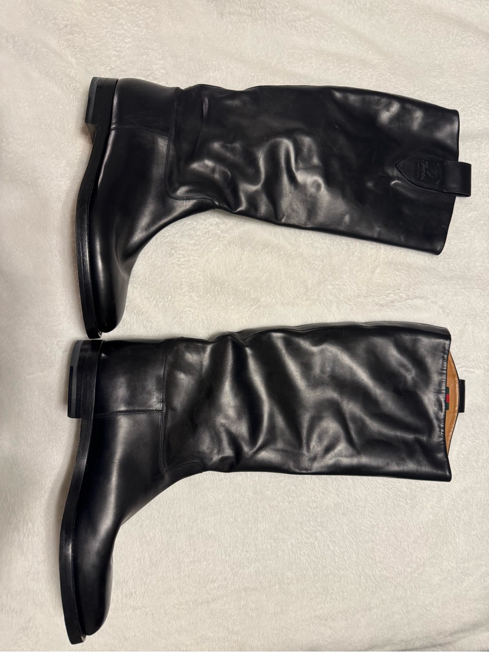 Gucci Black Equestrian Leather Boots with Embossed Logo - Picture 5 of 8